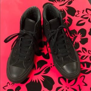 All Black Converse Mens 5.5/Womens 7.5
